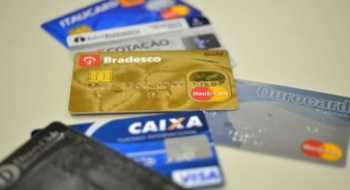 Rotativo do cartão é mais usado por consumidores com menor renda